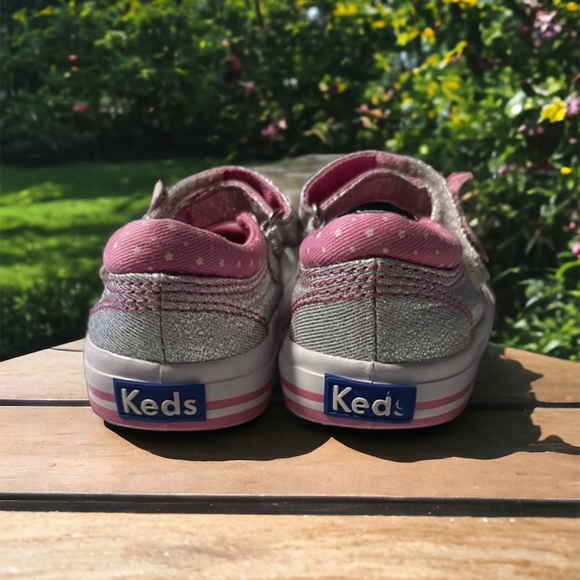 Hello Kitty Keds - Picture 2 of 2